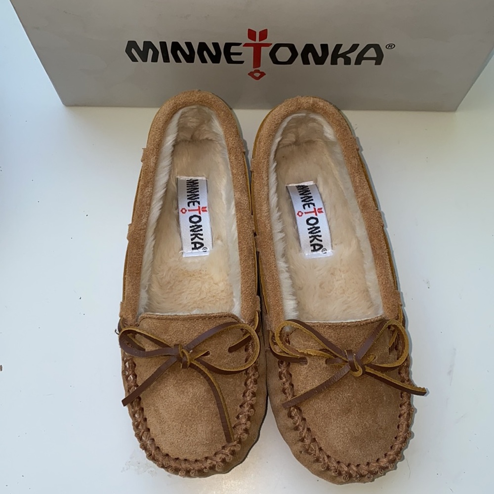 AUTH NIB Minnetonka Cally Slippers CINNAMON
